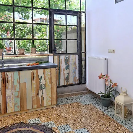 Apartment Tramezzo Designer's House *